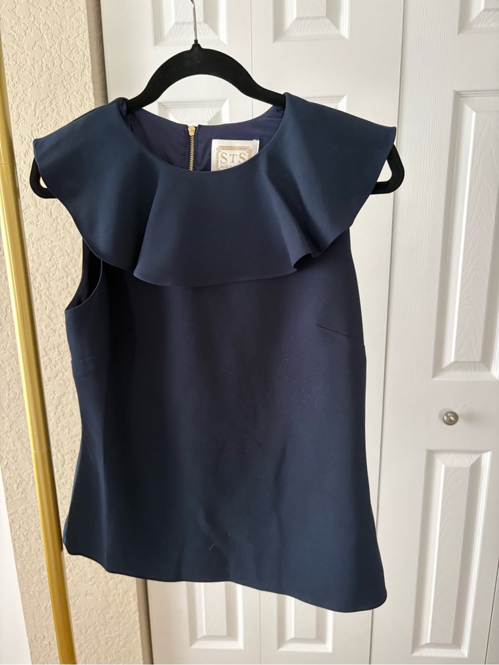 Sail to Sable Top Navy Ruffle-Trim Sleeveless Size M